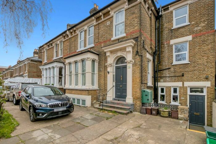 Studio To Rent In Mercers Road, London, N19