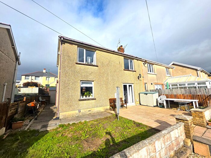 3 Bedroom Semi Detached House For Sale In Bronawelon Terrace, Crumlin, Abertillery, Blaenau Gwent, NP11