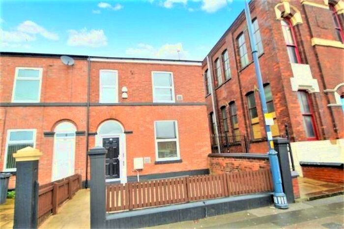 2 Bedroom Flat To Rent In Wellington Road, Ashton-under-Lyne, OL6