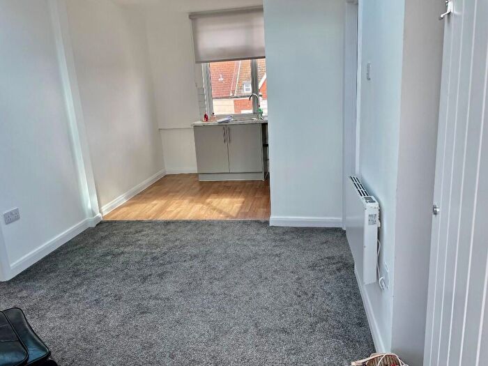 1 Bedroom Flat To Rent In York Road, Southend-On-Sea, Essex, SS1