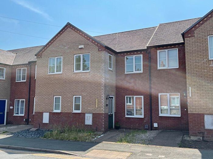 3 Bedroom Property For Sale In High Street, Rhostyllen, LL14