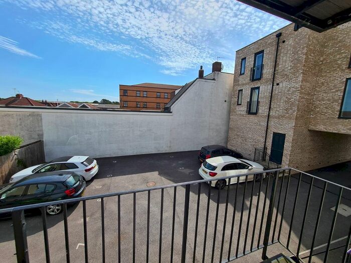 2 Bedroom Flat To Rent In Broad Street, Staple Hill, Bristol, BS16