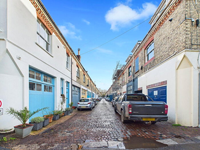 3 Bedroom End Of Terrace House For Sale In Cambridge Grove, Hove, BN3