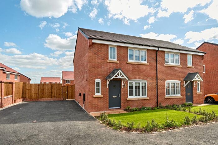 3 Bedroom Semi-Detached House To Rent In George Winnall Close, Priorslee, Telford, TF2