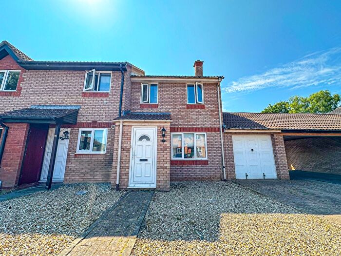 3 Bedroom End Terrace House For Sale In Waverney Close, Taunton, Somerset, TA1