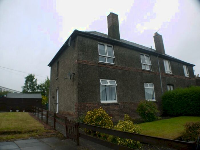 2 Bedroom Flat To Rent In Whirlbut Crescent, Dunfermline, KY11
