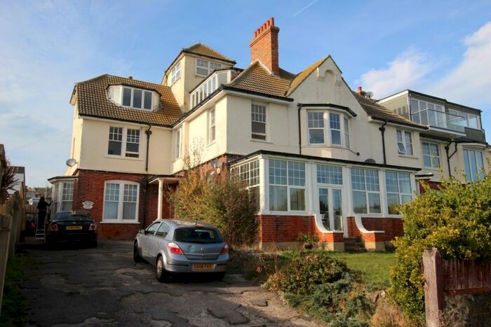 2 Bedroom Flat To Rent In Cliff Promenade, Broadstairs, Kent, CT10