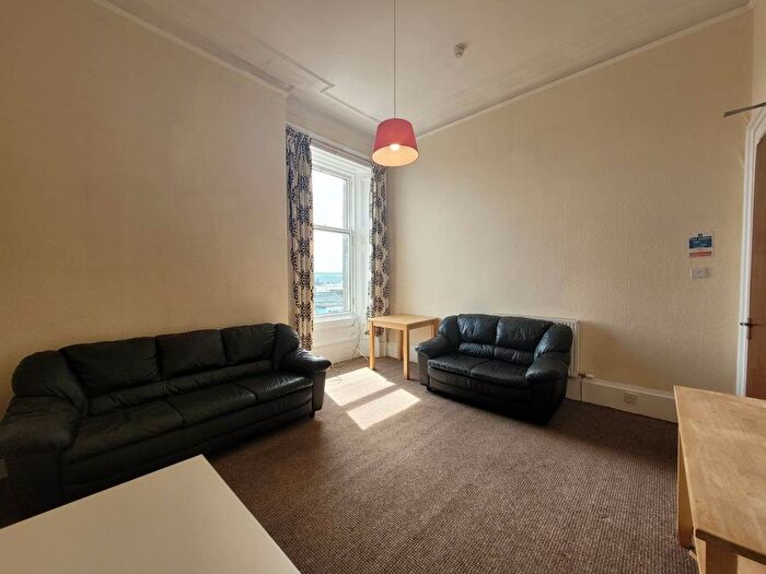4 Bedroom Flat To Rent In / Victoria Chambers, Victoria Road, DD1