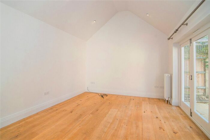 1 Bedroom Property To Rent In Ferry Road, Twickenham, TW1