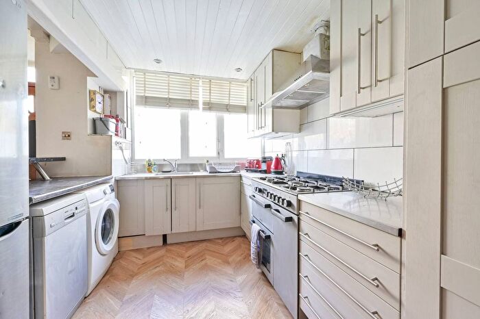 6 Bedroom Terraced House To Rent In Danebury Avenue, Roehampton, London, SW15