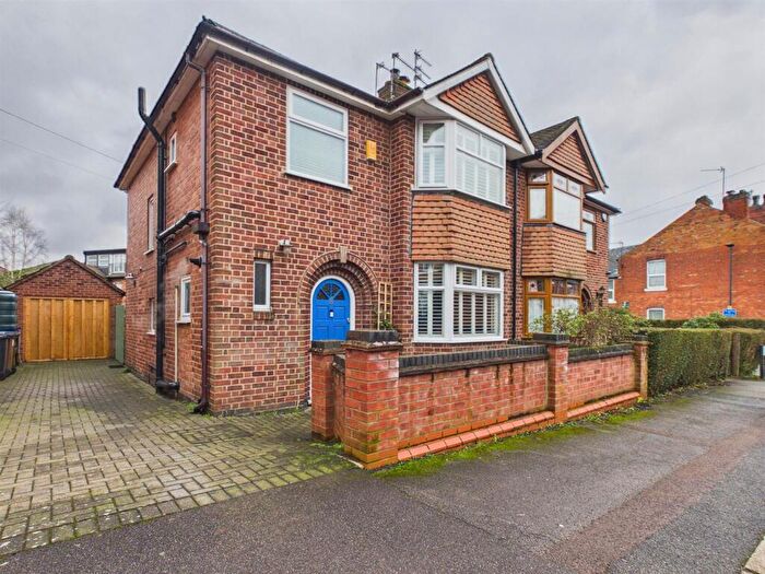 3 Bedroom Semi Detached House For Sale In Woodland Road, Derby, DE22