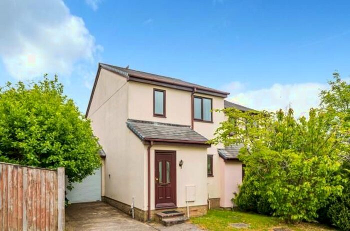 3 Bedroom End Of Terrace House For Sale In Morris Close, Hatherleigh, Okehampton, Devon, EX20