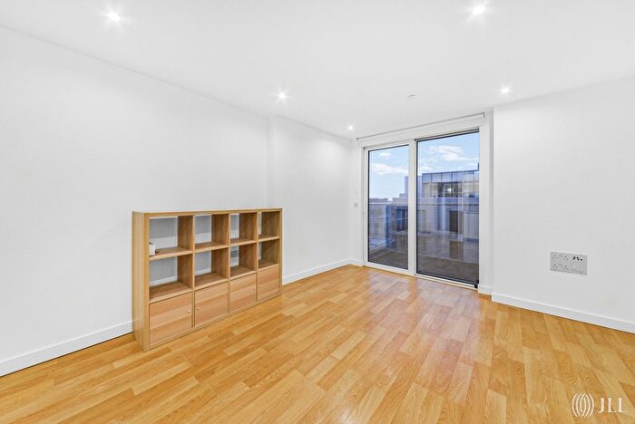 1 Bedroom Flat To Rent In Woodberry Grove, London, N4