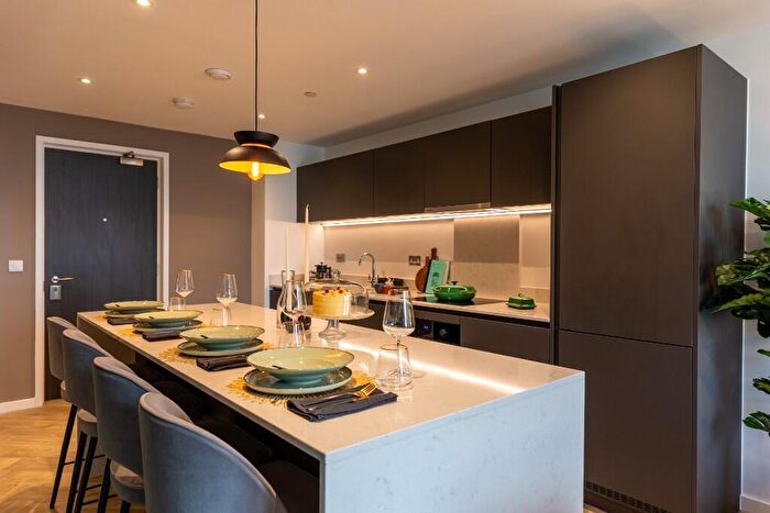 3 Bedroom Flat To Rent In Flat, Swan Street, Manchester, Greater Manchester, M4