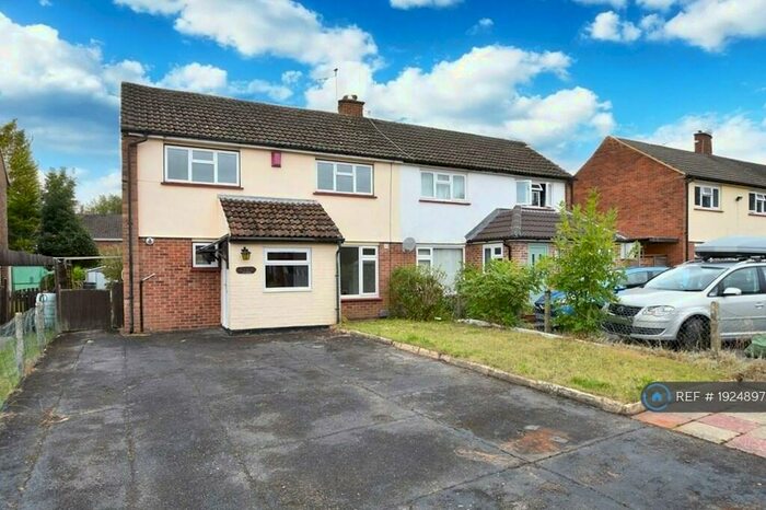 3 Bedroom Semi-Detached House To Rent In Mitcham Road, Camberley, GU15