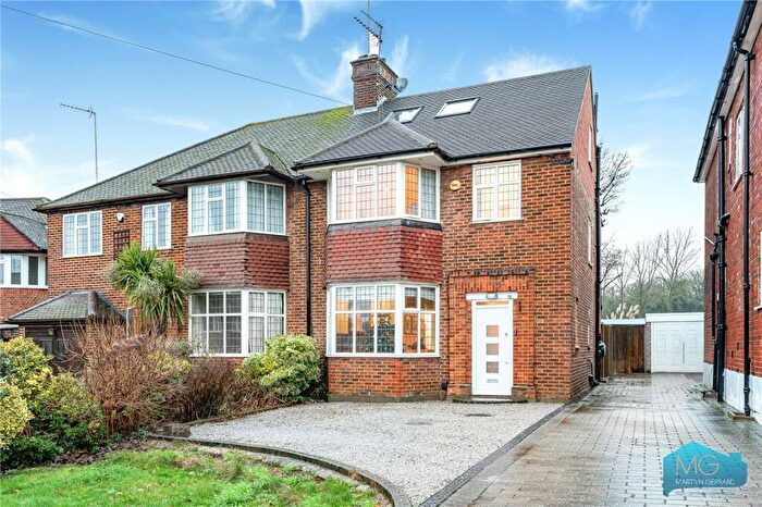 4 Bedroom Semi Detached House For Sale In Linkside, Woodside Park, London, N12
