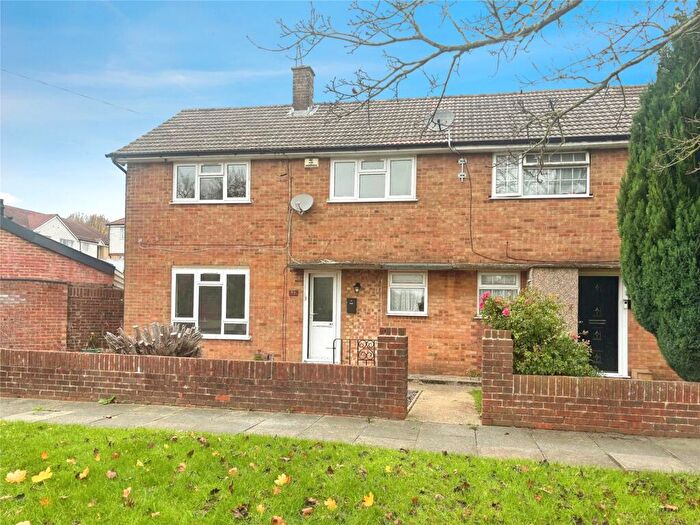 3 Bedroom Semi Detached House To Rent In Albatross Avenue, Rochester, Kent, ME2