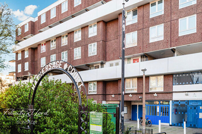 3 Bedroom Flat For Sale In Newington Green, London, N1