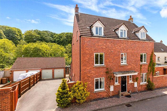 5 Bedroom Detached House For Sale In Badger View, Plymstock, PL9
