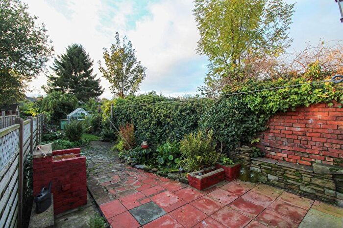 2 Bedroom End Of Terrace House To Rent In Old Hall Road, Chesterfield, S40