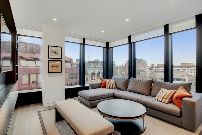 2 Bedroom Flat To Rent In Buckingham Gate, London, SW1E