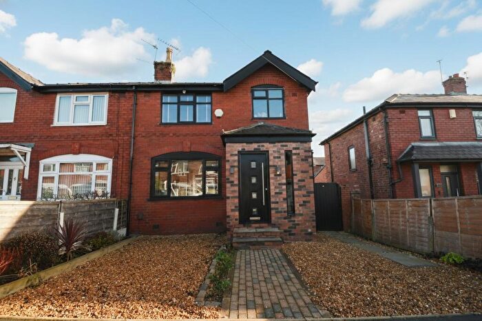 3 Bedroom Semi Detached House For Sale In Overlinks Drive, Salford, M6