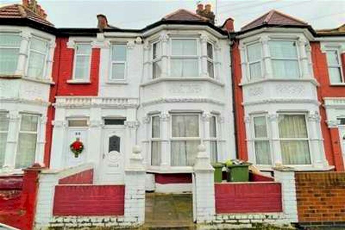 4 Bedroom House To Rent In Boundary Rd E13