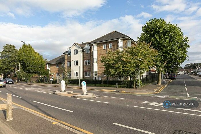 2 Bedroom Flat To Rent In Oriel House, Romford, Essex, RM7