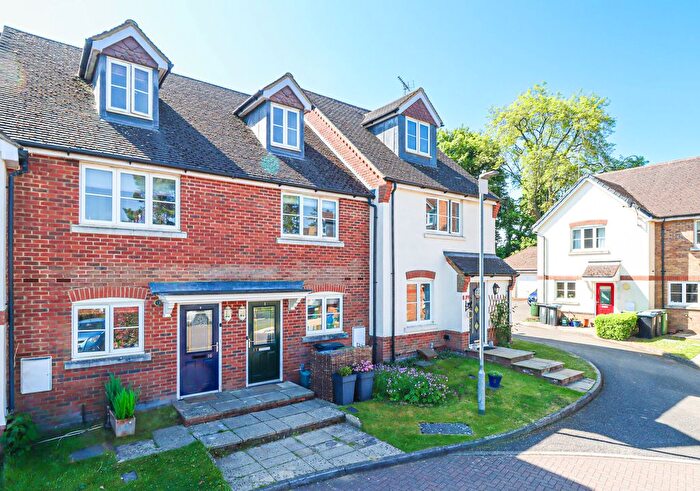3 Bedroom Terraced House For Sale In Bartholomew Green, Markyate, St Albans, AL3