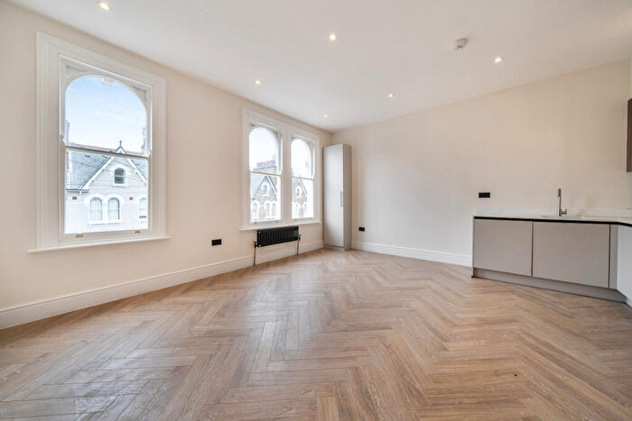 3 Bedroom Property For Sale In Embleton Road, London, SE13