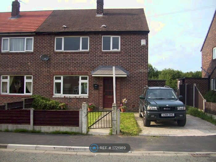 3 Bedroom Semi-Detached House To Rent In Willow Crescent, Leigh, WN7