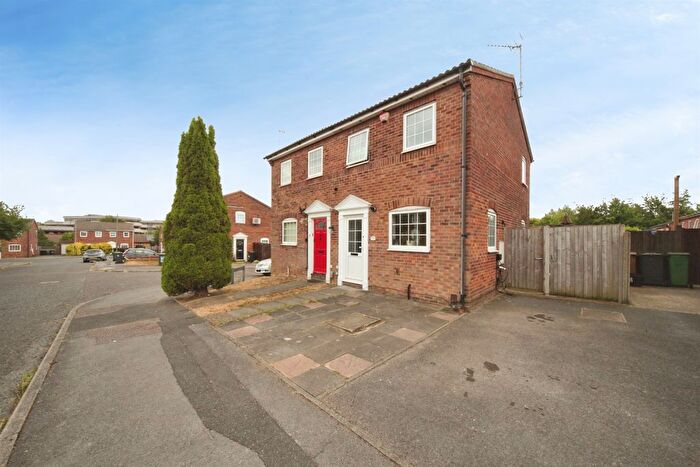 2 Bedroom Semi-detached House For Sale In Ardleigh Green, Luton, LU2