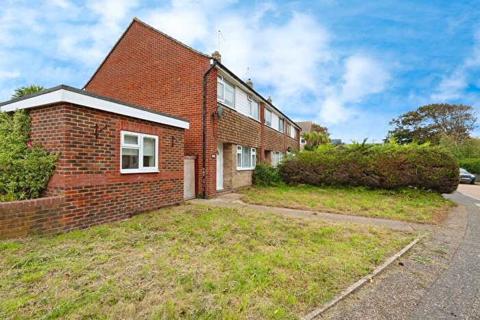 3 Bedroom End Terrace House For Sale In Chiltern Close, Shoreham-By-Sea, BN43