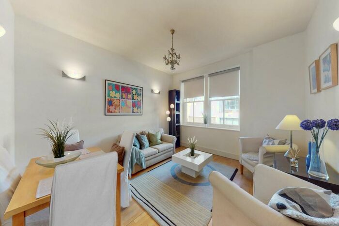 1 Bedroom Apartment To Rent In Farringdon Road, EC1M