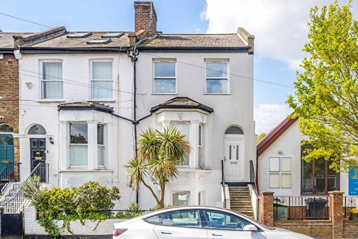 2 Bedroom Maisonette For Sale In Cunnington Street, Chiswick, W4