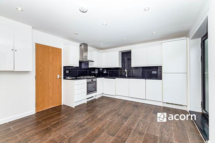 2 Bedroom Flat To Rent In Webster Road, London, SE16