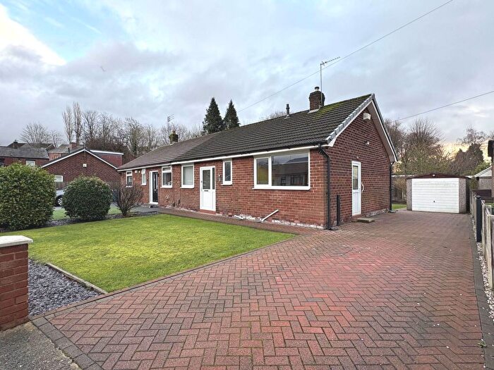 2 Bedroom Semi-Detached Bungalow For Sale In Holly Bank, Royton, OL2