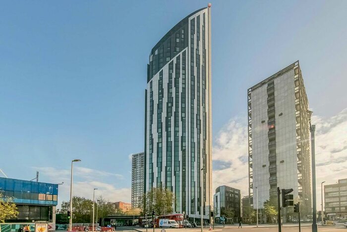 Studio To Rent In Walworth Road, London, SE1