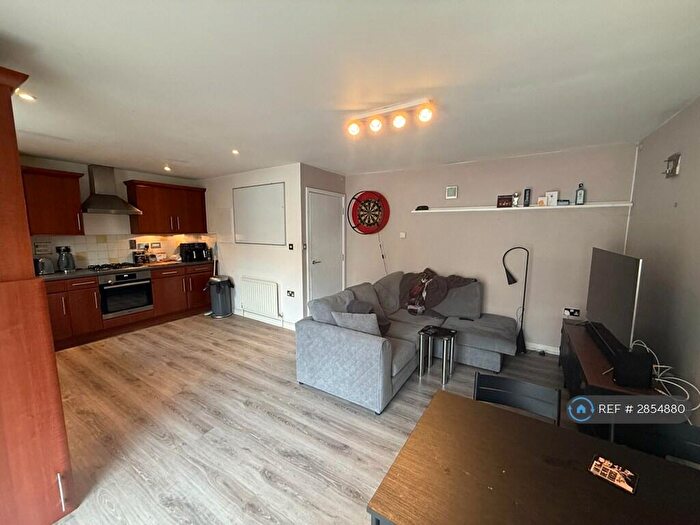 1 Bedroom Flat To Rent In High Street, Romford, RM1
