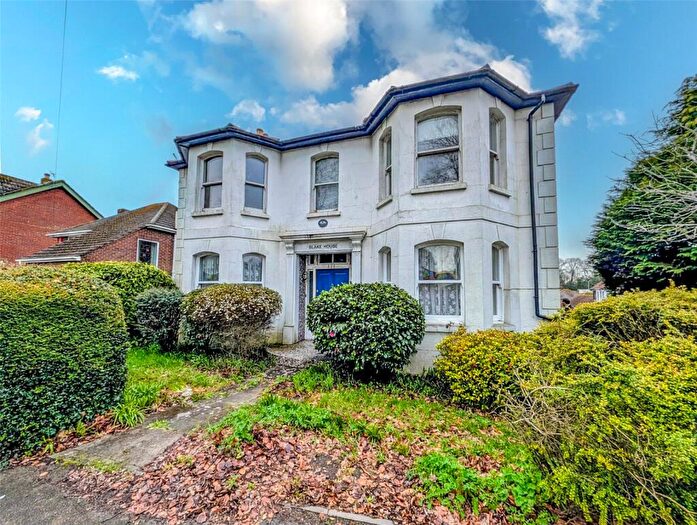 5 Bedroom Detached House For Sale In Lymington Road, Highcliffe, Christchurch, Dorset, BH23