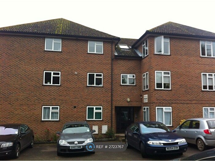 2 Bedroom Flat To Rent In Barnhouse Close, Pulborough, RH20