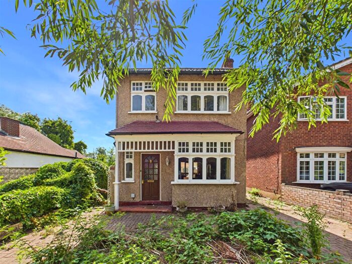3 Bedroom Detached House For Sale In Field End, Ruislip, HA4