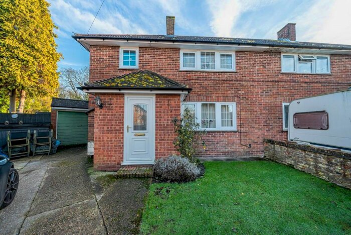 3 Bedroom Semi-Detached House For Sale In Sackville Close, Hothfield, Ashford, TN26