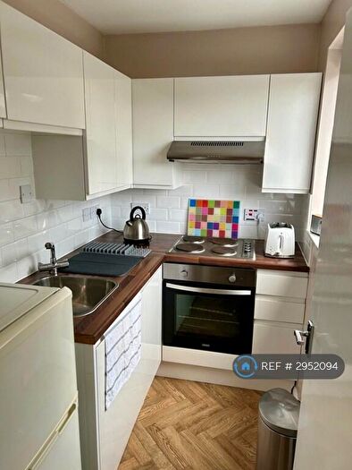 Studio To Rent In Tintern Avenue, Manchester, M20
