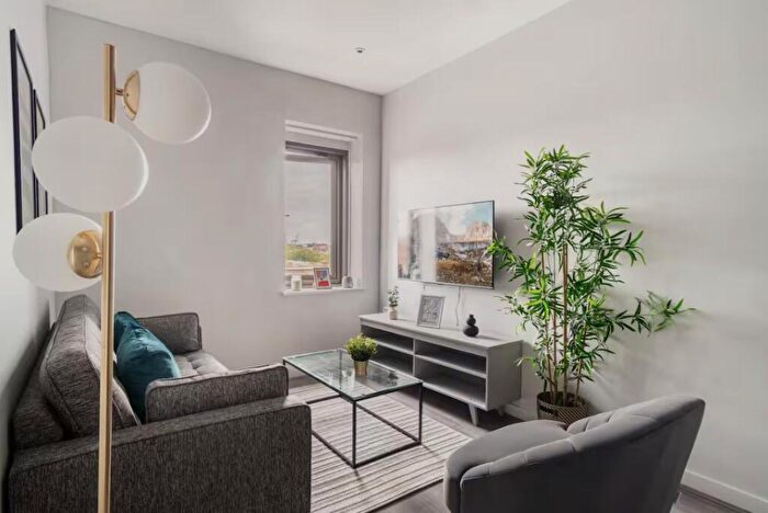 2 Bedroom Apartment To Rent In Crosby Road North, L22