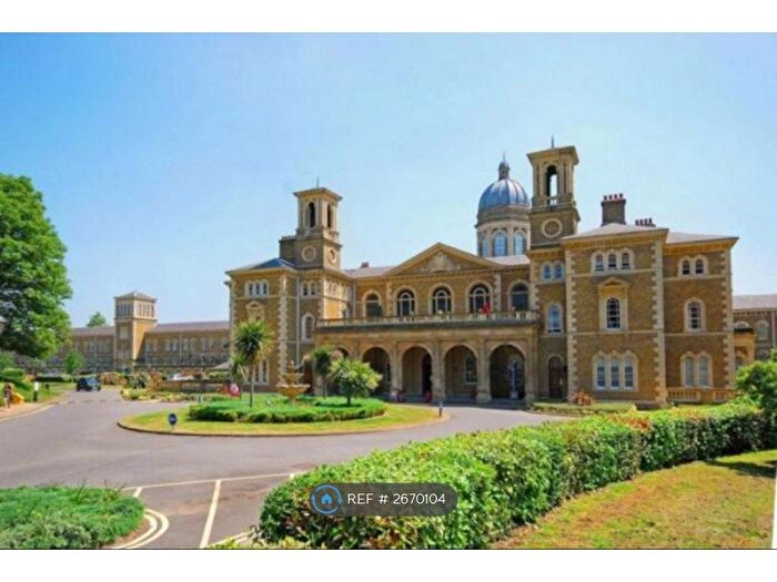 2 Bedroom Flat To Rent In Princess Park Manor, London, N11