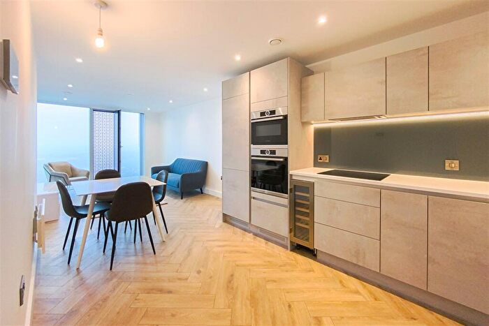 1 Bedroom Apartment To Rent In Elizabeth Tower, M15