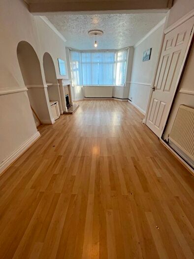 3 Bedroom Semi-Detached House To Rent In Rotherham Road, Holbrooks, Coventry, CV6