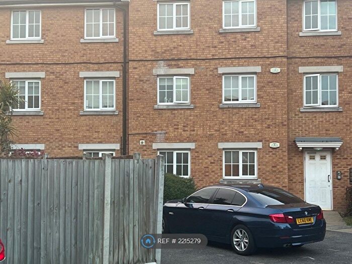 2 Bedroom Flat To Rent In Parnell Close, Chafford Hundred, Grays, RM16
