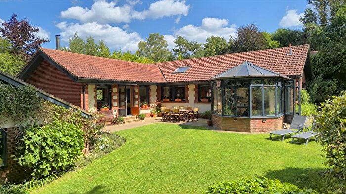 3 Bedroom Property To Rent In St. Johns Road, Crowborough, TN6